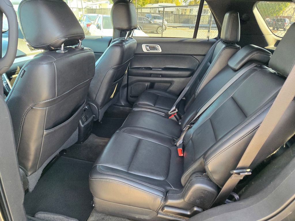 Used 2015 Ford Explorer XLT w/ Equipment Group 202A image 27