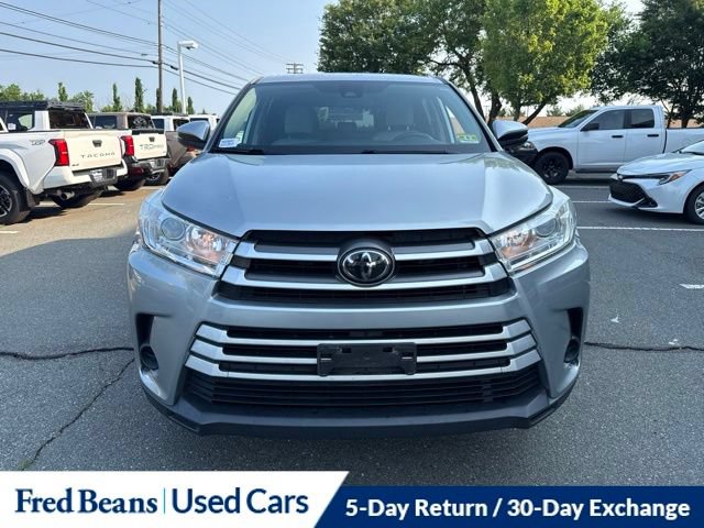 Used 2019 Toyota Highlander LE AWD/4WD image 23