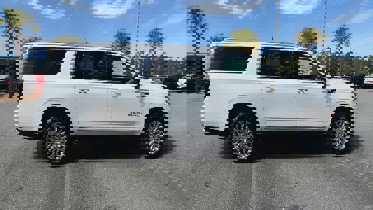 Used 2024 GMC Yukon XL Denali w/ Advanced Technology Package image 9