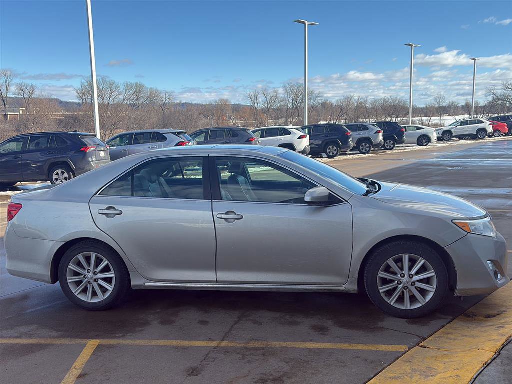 Used 2014 Toyota Camry XLE image 13