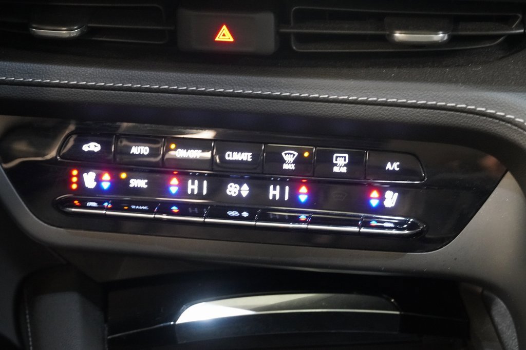 Used 2023 Buick Envision Avenir image 23