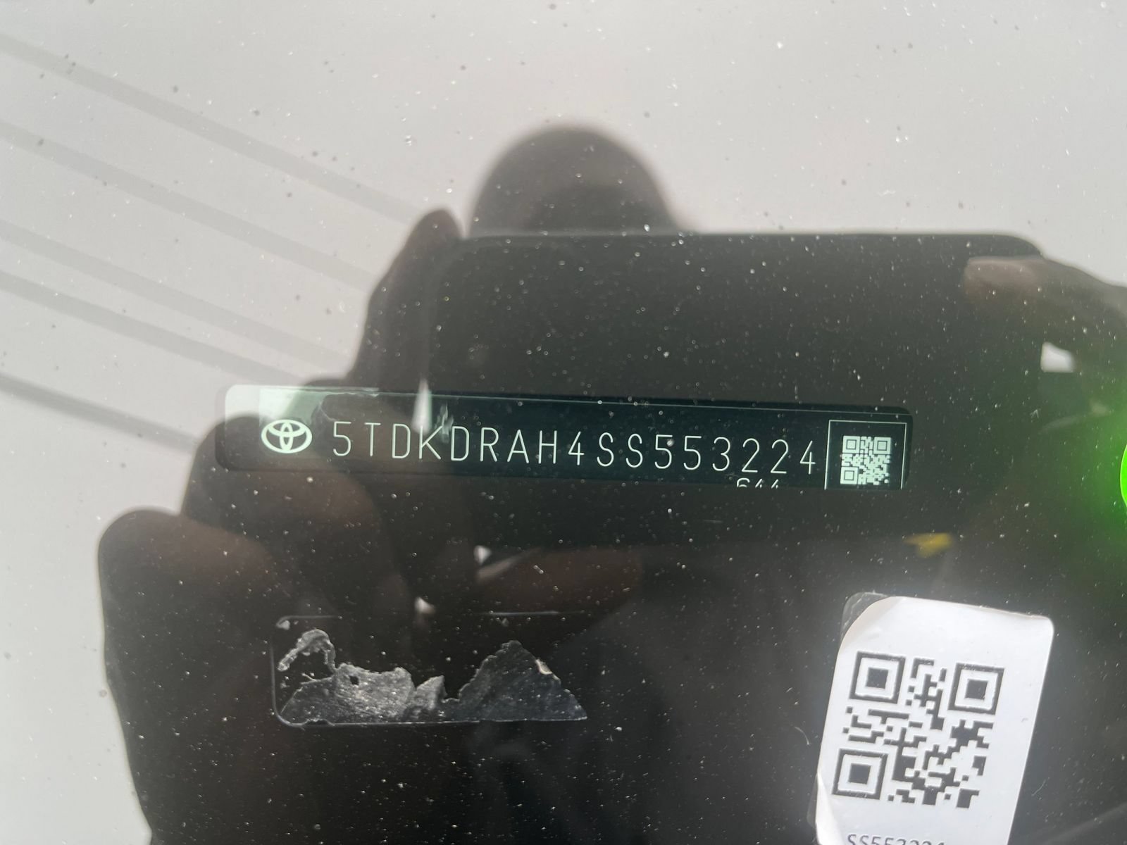 Used 2025 Toyota Highlander LE FWD image 31
