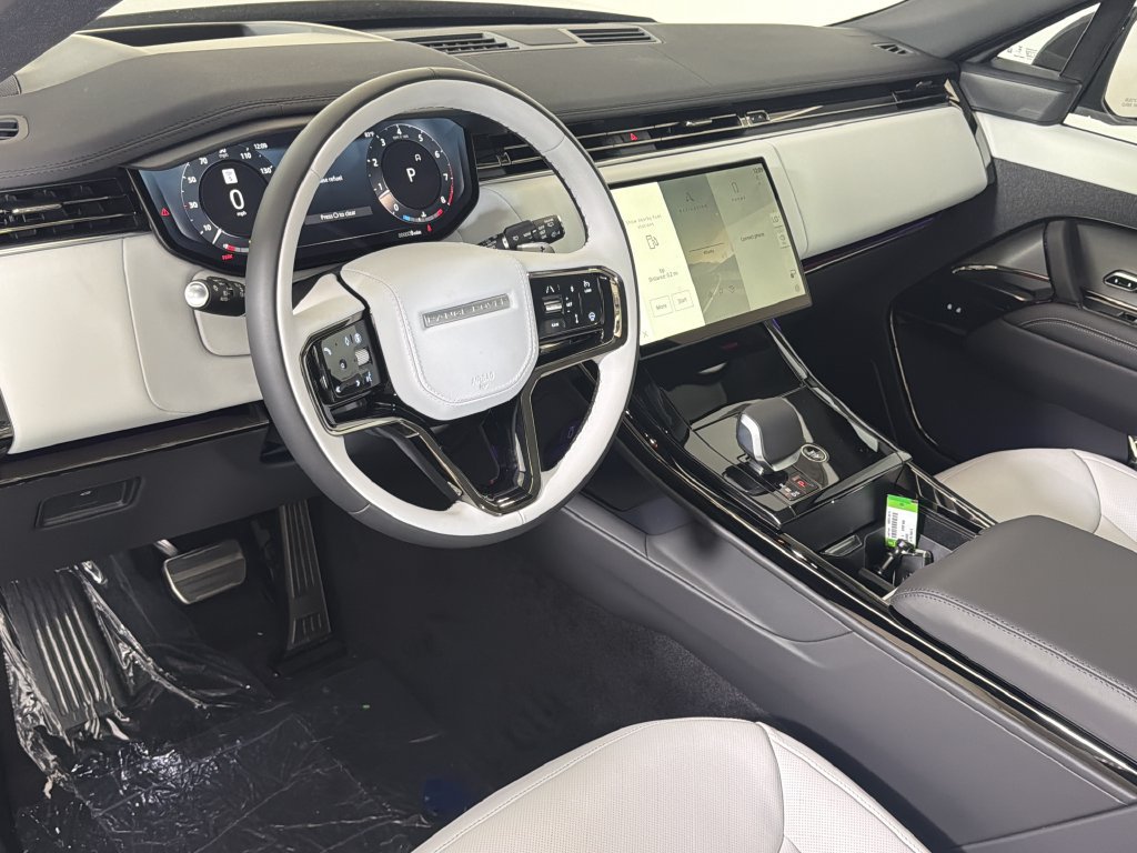New 2027 Land Rover Range Rover Sport Dynamic SE AWD/4WD image 4