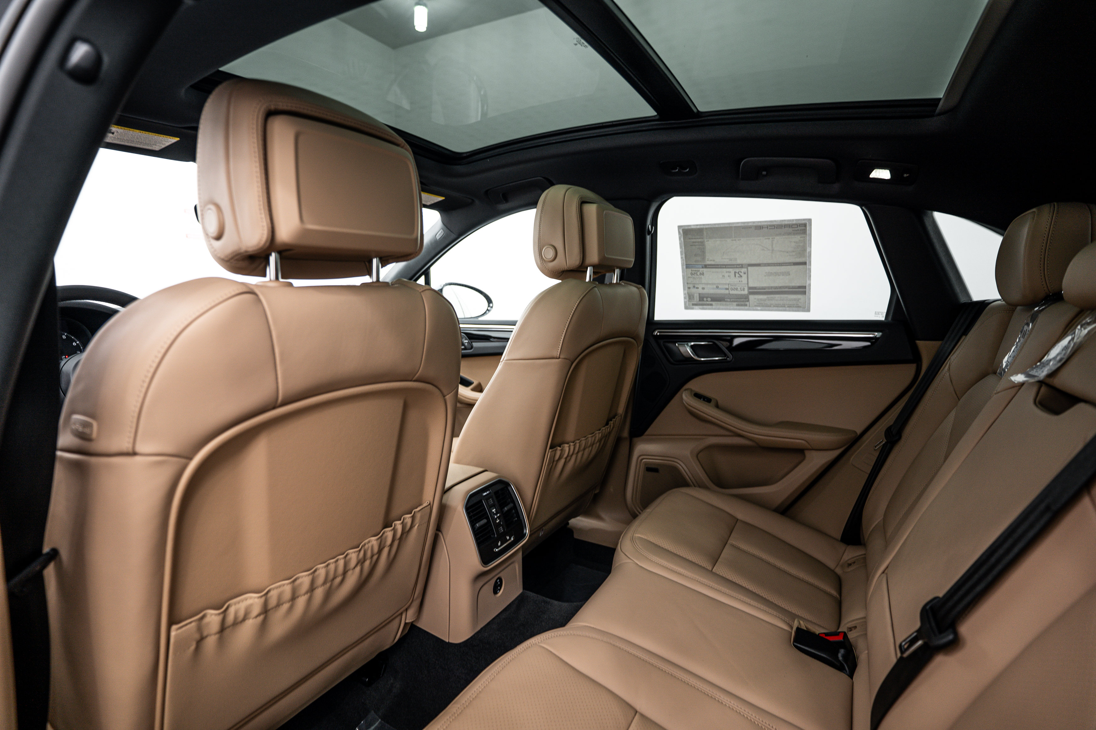 Certified 2026 Porsche Macan AWD/4WD image 21