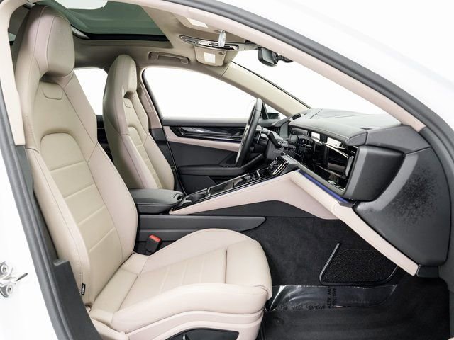 Certified 2025 Porsche Panamera 4 image 23