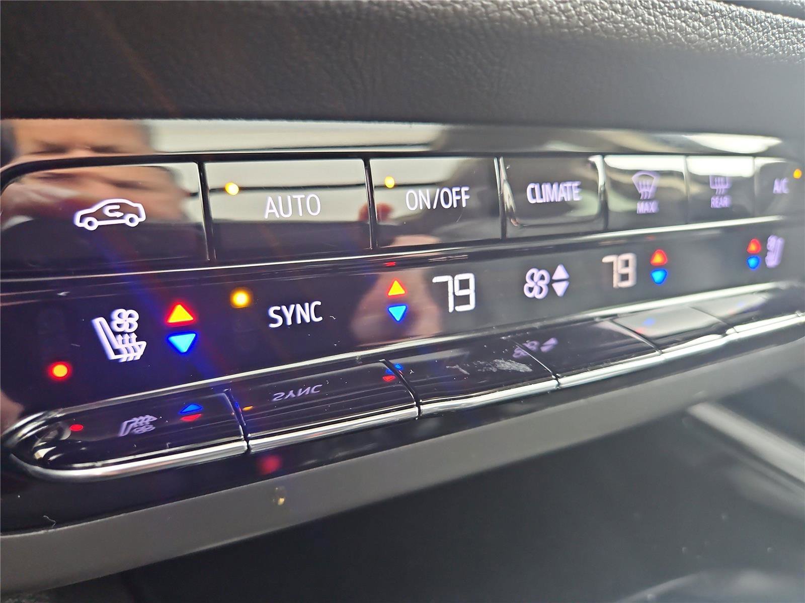 Used 2022 Buick Envision Avenir w/ Technology Package II image 22