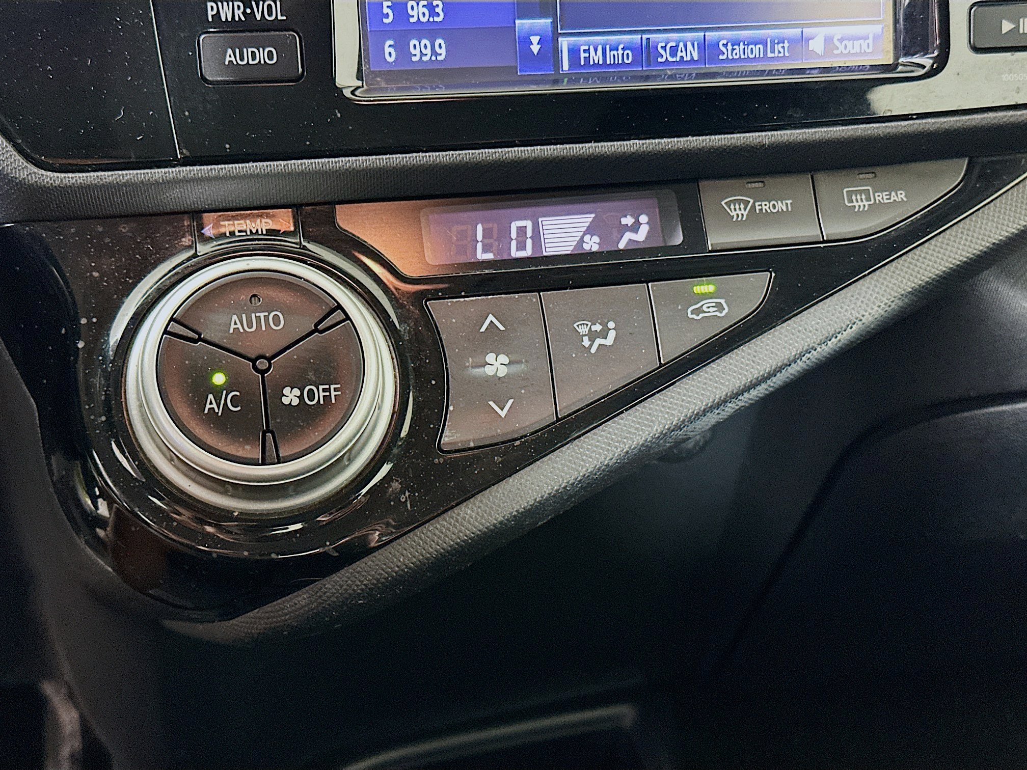 Used 2015 Toyota Prius C Two FWD image 21