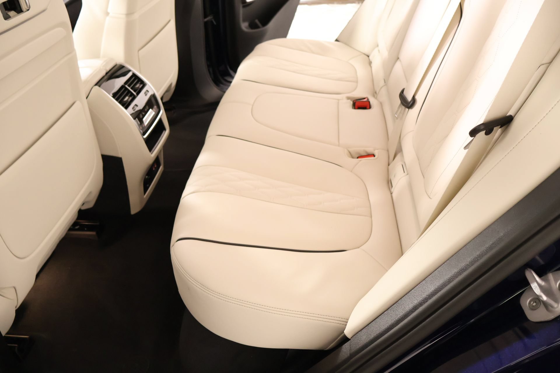 New 2026 BMW X5 M60i AWD/4WD image 12
