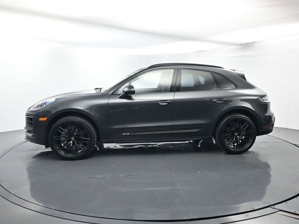 Certified 2025 Porsche Macan GTS image 2