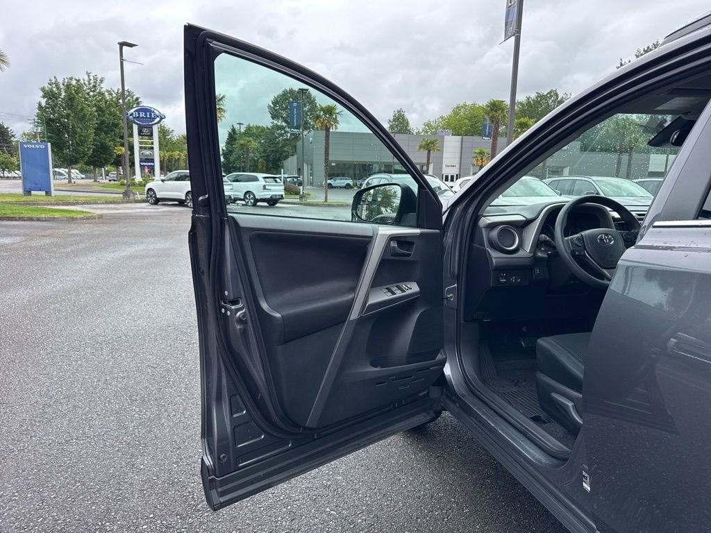 Used 2017 Toyota RAV4 LE w/ All Weather Liner Package AWD/4WD image 10