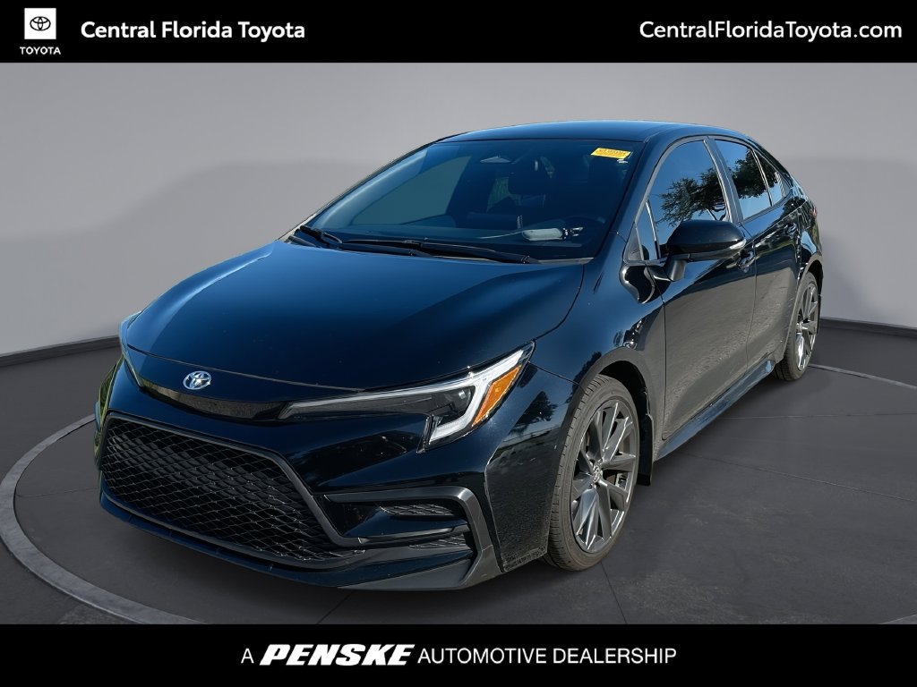 Used 2025 Toyota Corolla SE FWD image 1