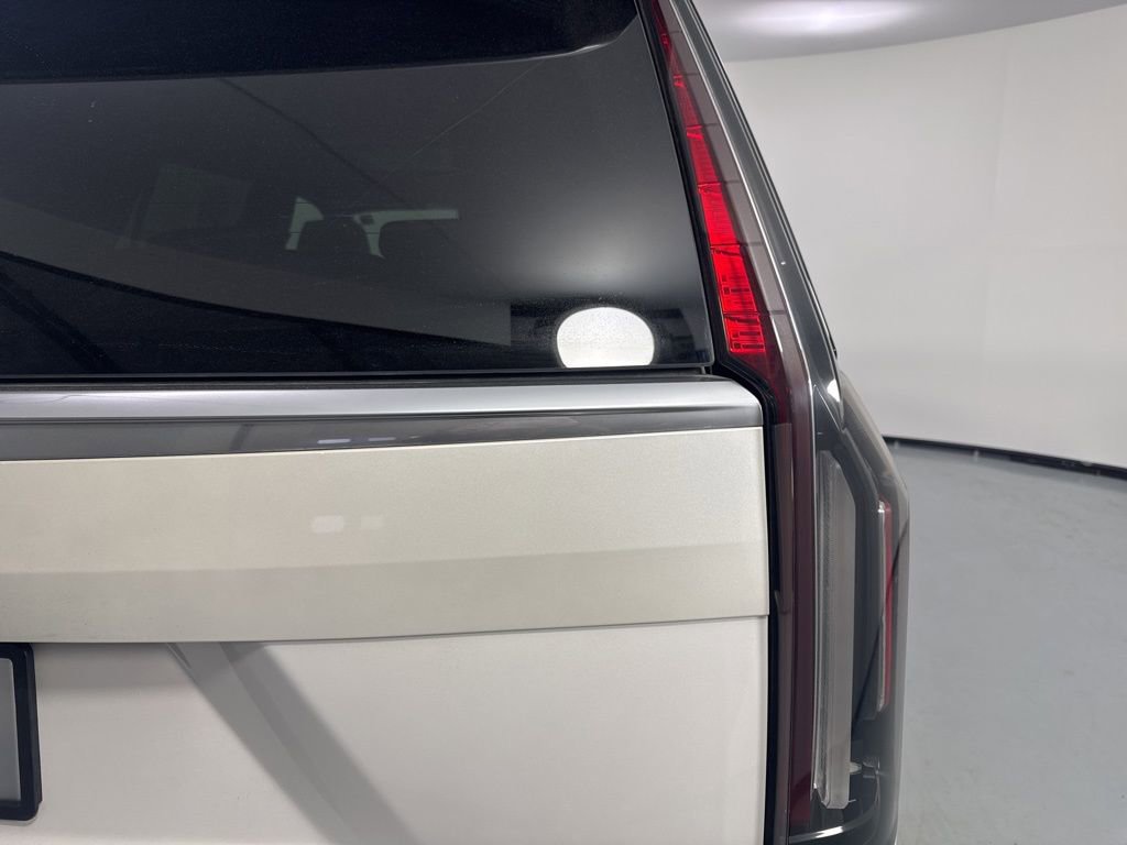 Used 2021 Cadillac Escalade Premium Luxury w/ Performance Package image 8