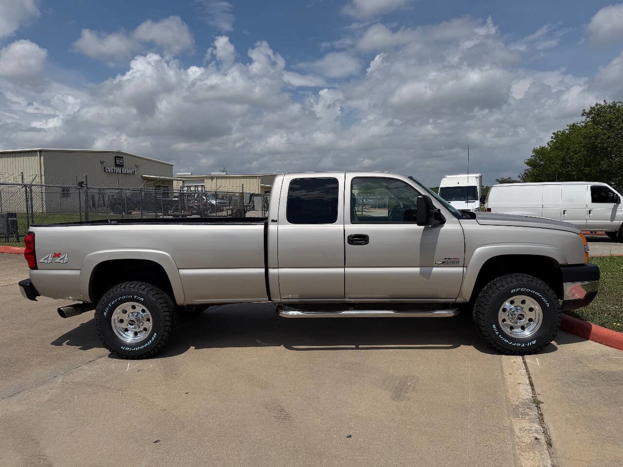 Used 2006 Chevrolet Silverado 3500 LT w/ Heavy-Duty Power Package AWD/4WD image 25