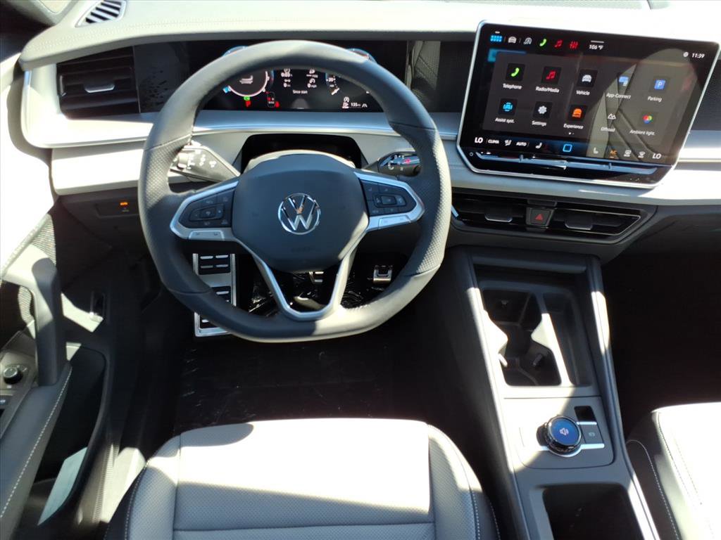 New 2026 Volkswagen Tiguan SE R-Line image 17