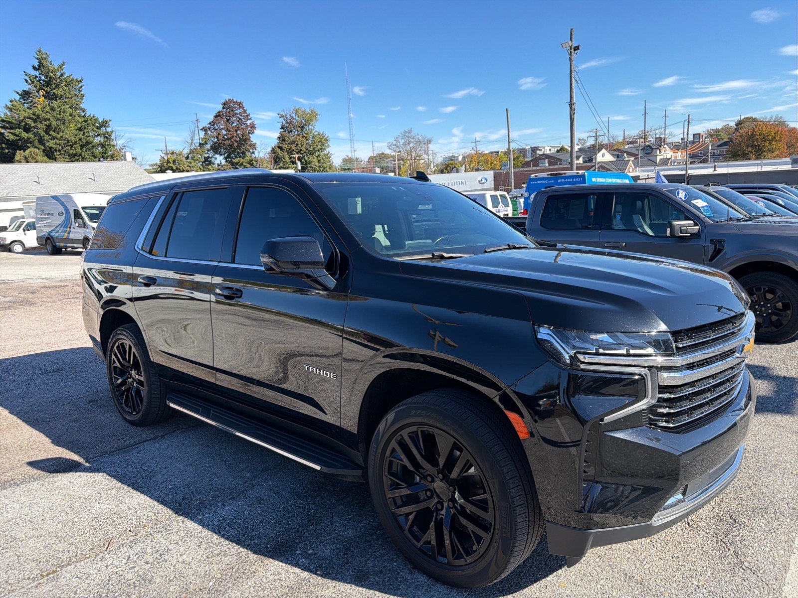 Used 2021 Chevrolet Tahoe LT w/ LT Signature Package AWD/4WD image 3