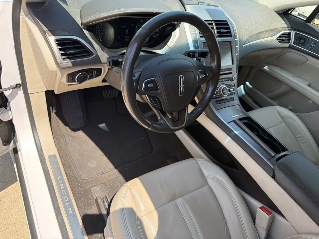 Used 2020 Lincoln MKZ Reserve w/ Monochromatic Package FWD image 20