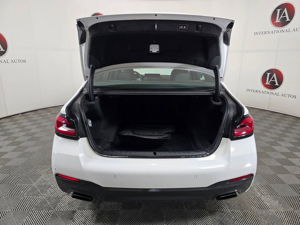 Used 2022 BMW 530i xDrive w/ M Sport Package image 7