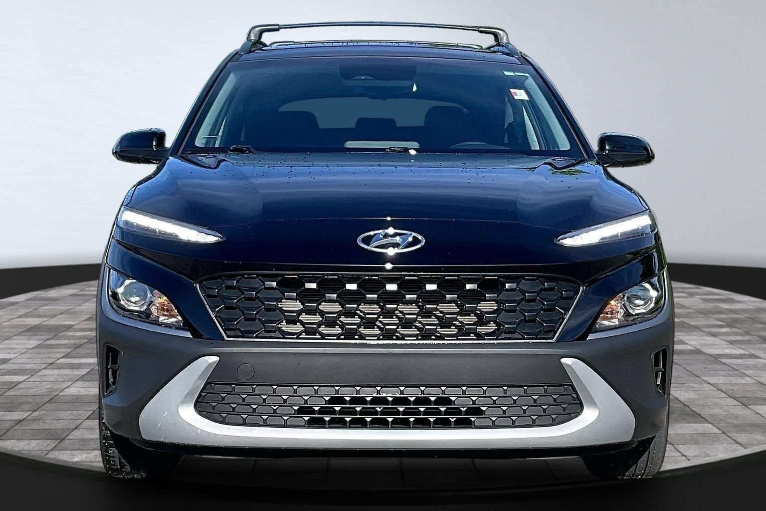 Used 2023 Hyundai Kona SEL AWD/4WD image 3