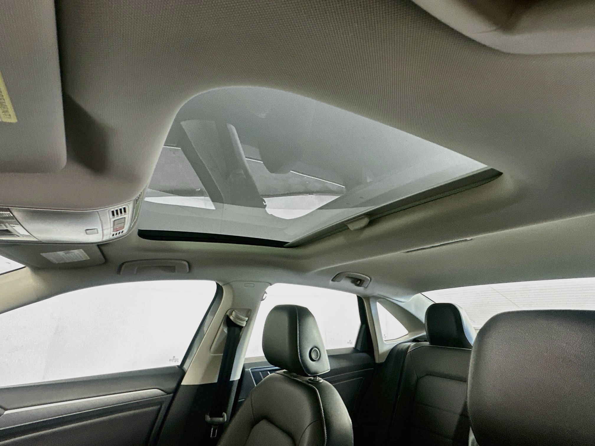 Used 2024 Volkswagen Jetta SE w/ Panoramic Sunroof Package FWD image 25