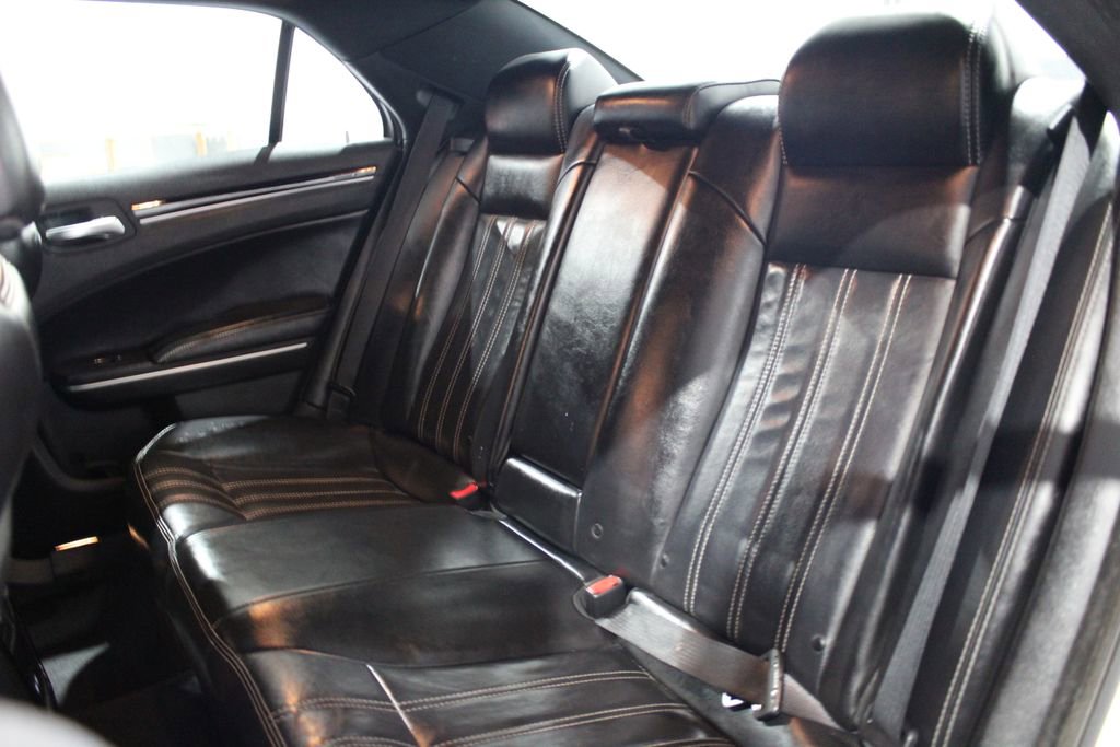 Used 2019 Chrysler 300 S image 12