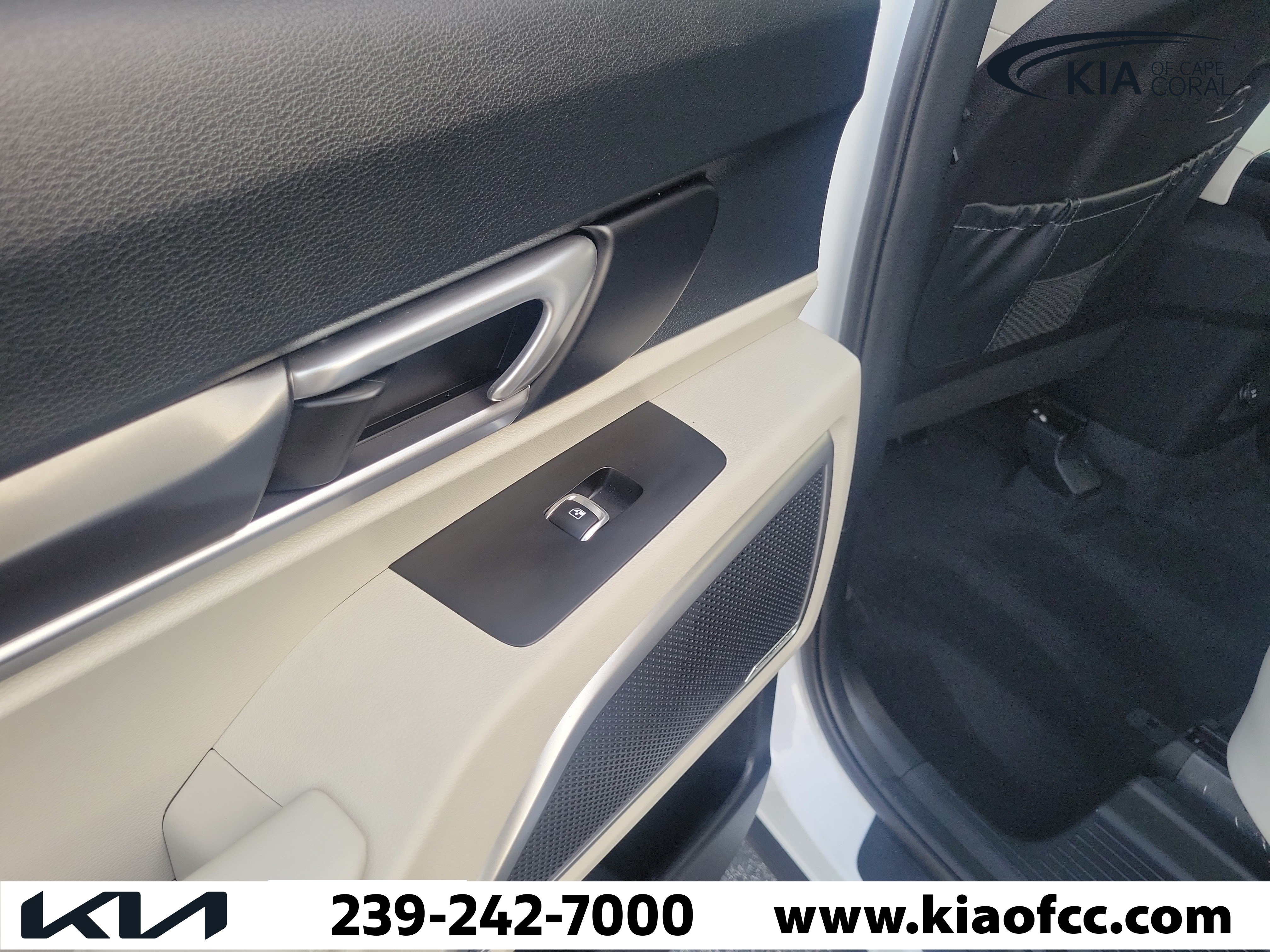 Certified 2025 Kia Telluride S FWD image 13