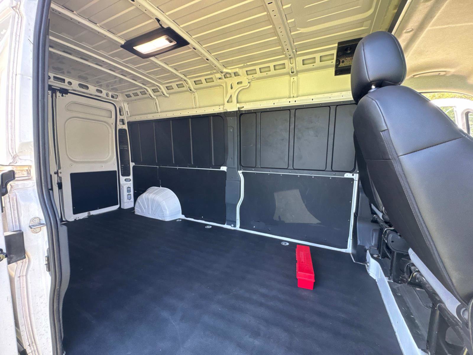 Used 2025 RAM ProMaster 2500 w/ Convenience Group FWD image 25
