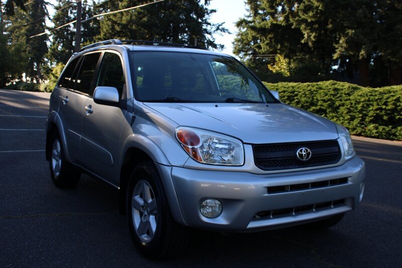 Used 2005 Toyota RAV4 4WD image 2