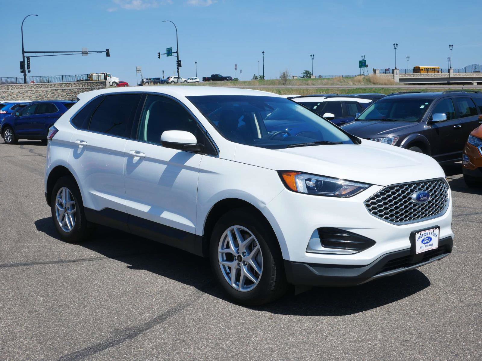 Certified 2024 Ford Edge SEL image 3