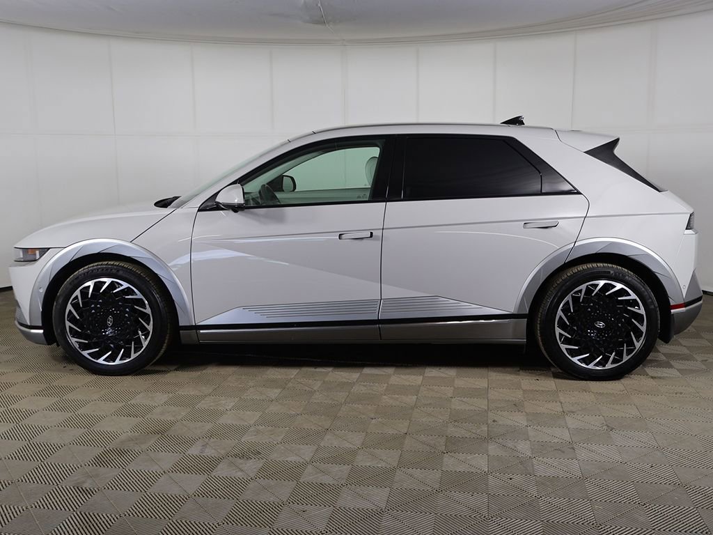 Used 2023 Hyundai Ioniq 5 Limited AWD/4WD image 18