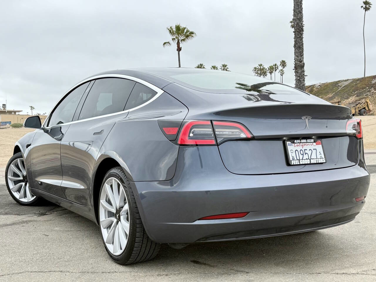 Used 2020 Tesla Model 3 Standard Range Plus image 3