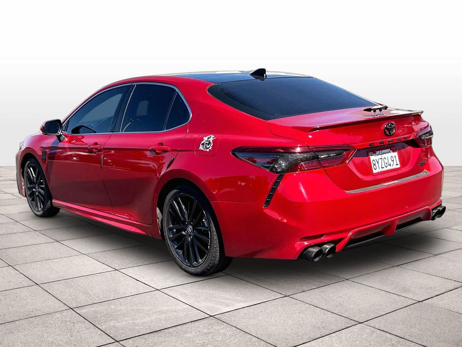 Used 2022 Toyota Camry XSE FWD image 7