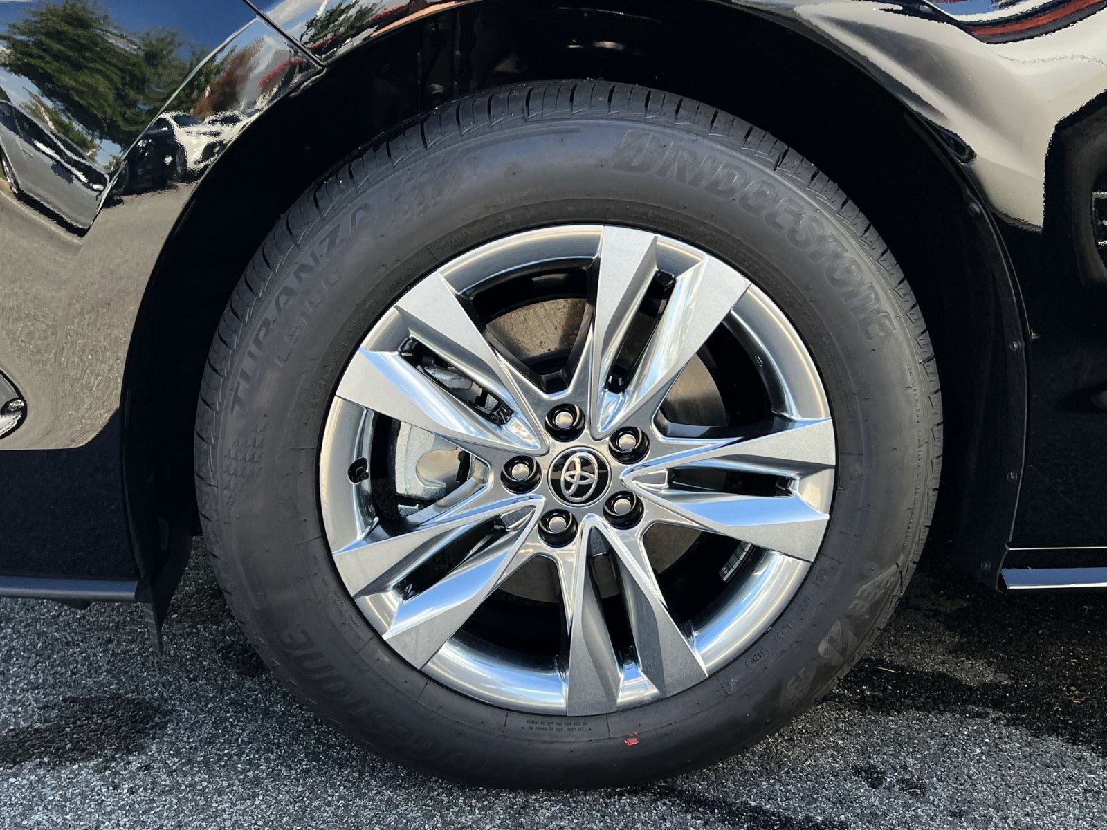 New 2026 Toyota Sienna Limited FWD image 5