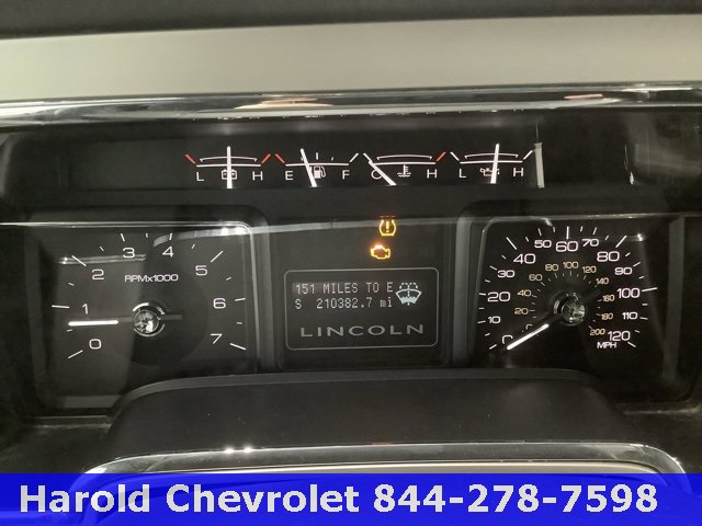 Used 2010 Lincoln Navigator L 4WD image 16