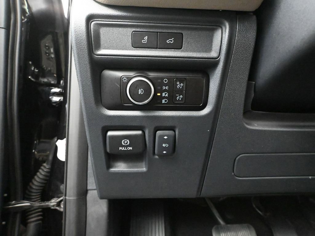 Used 2023 Ford Expedition Limited image 35