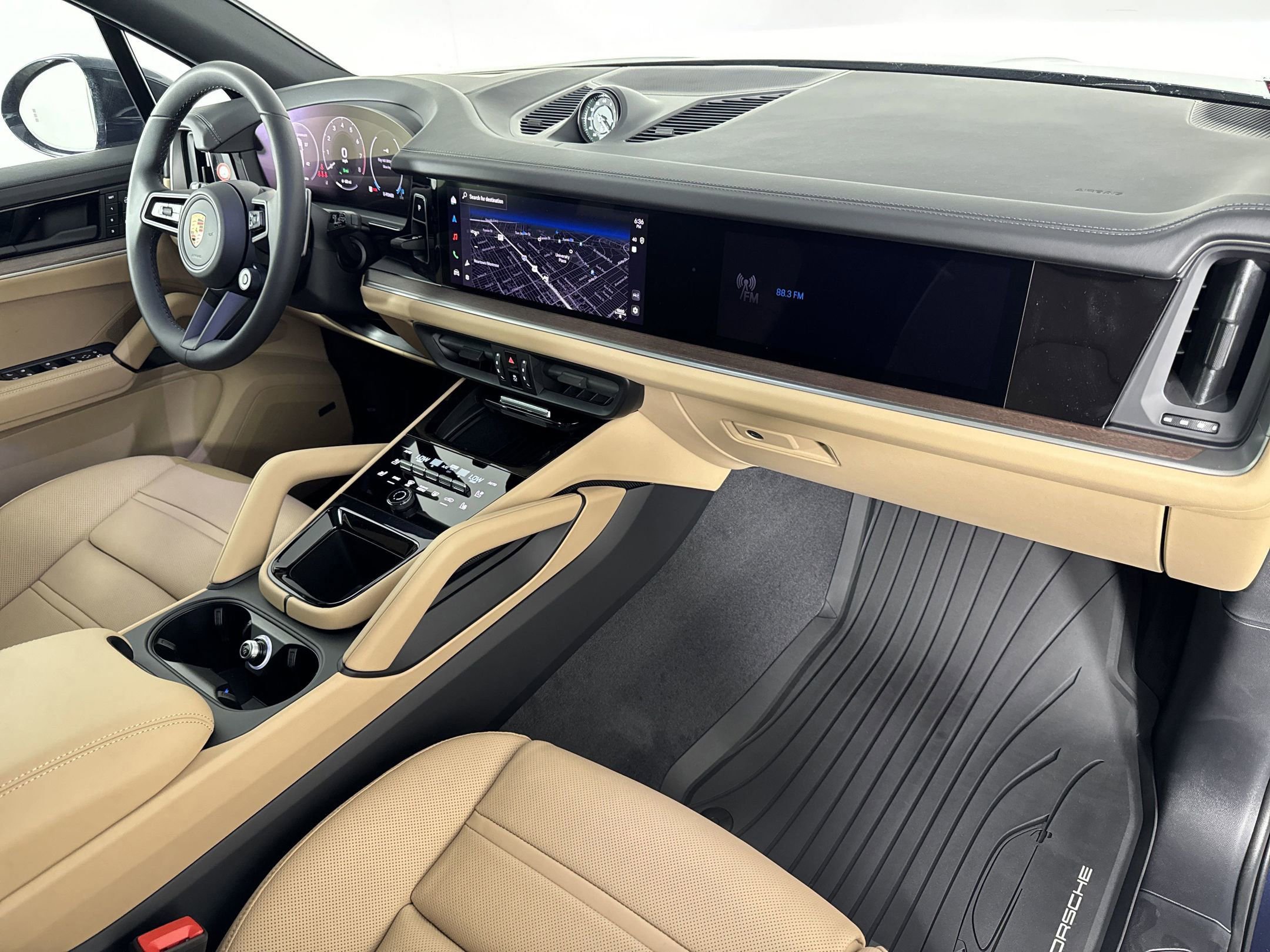 Certified 2025 Porsche Cayenne S image 31