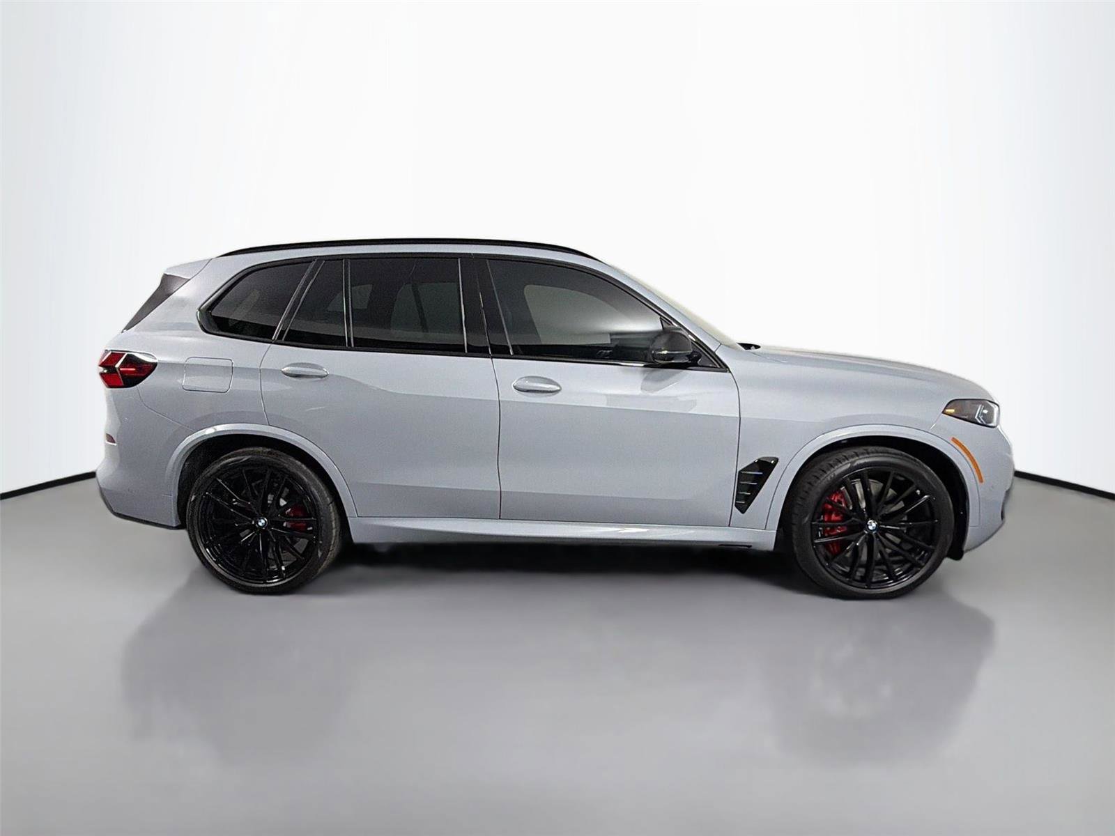 New 2026 BMW X5 M60i image 4