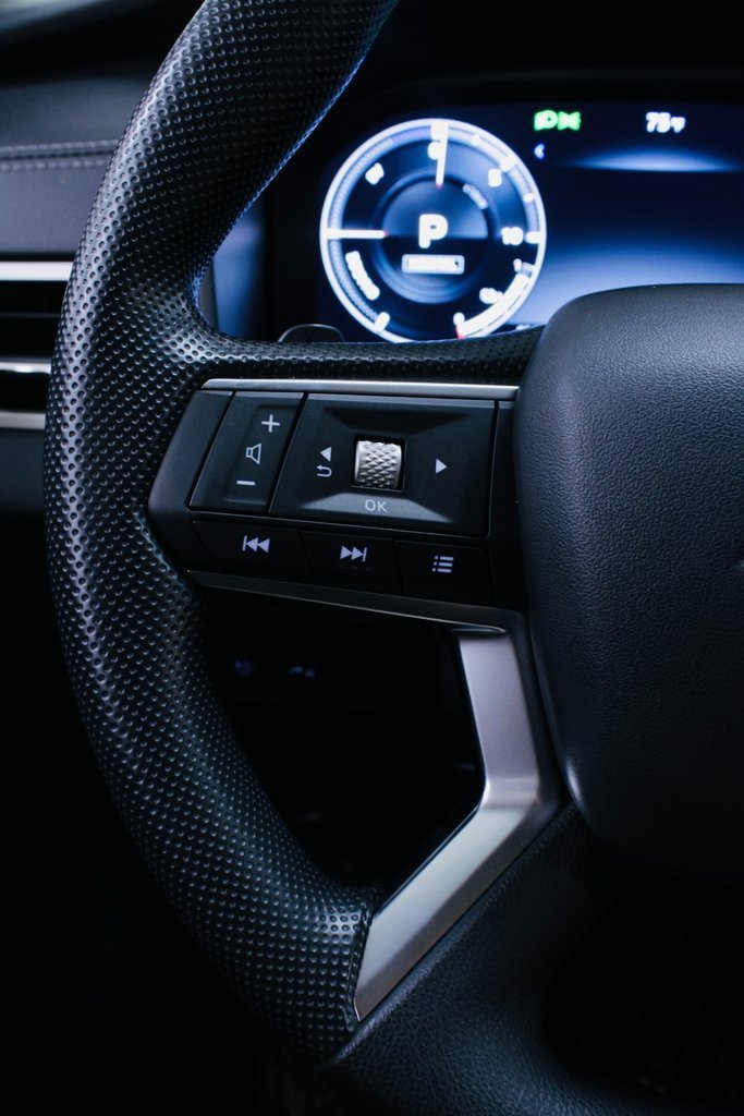 Used 2024 Mitsubishi Outlander ES image 12