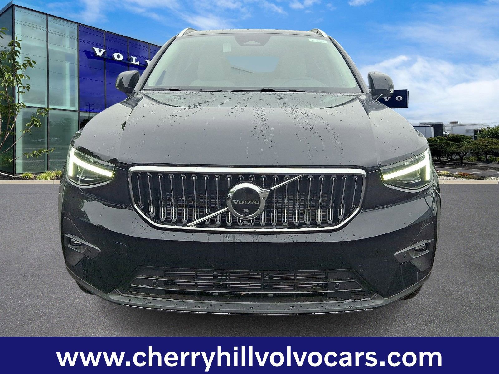 Certified 2025 Volvo XC40 B5 Ultra w/ Protection Package Premier image 2