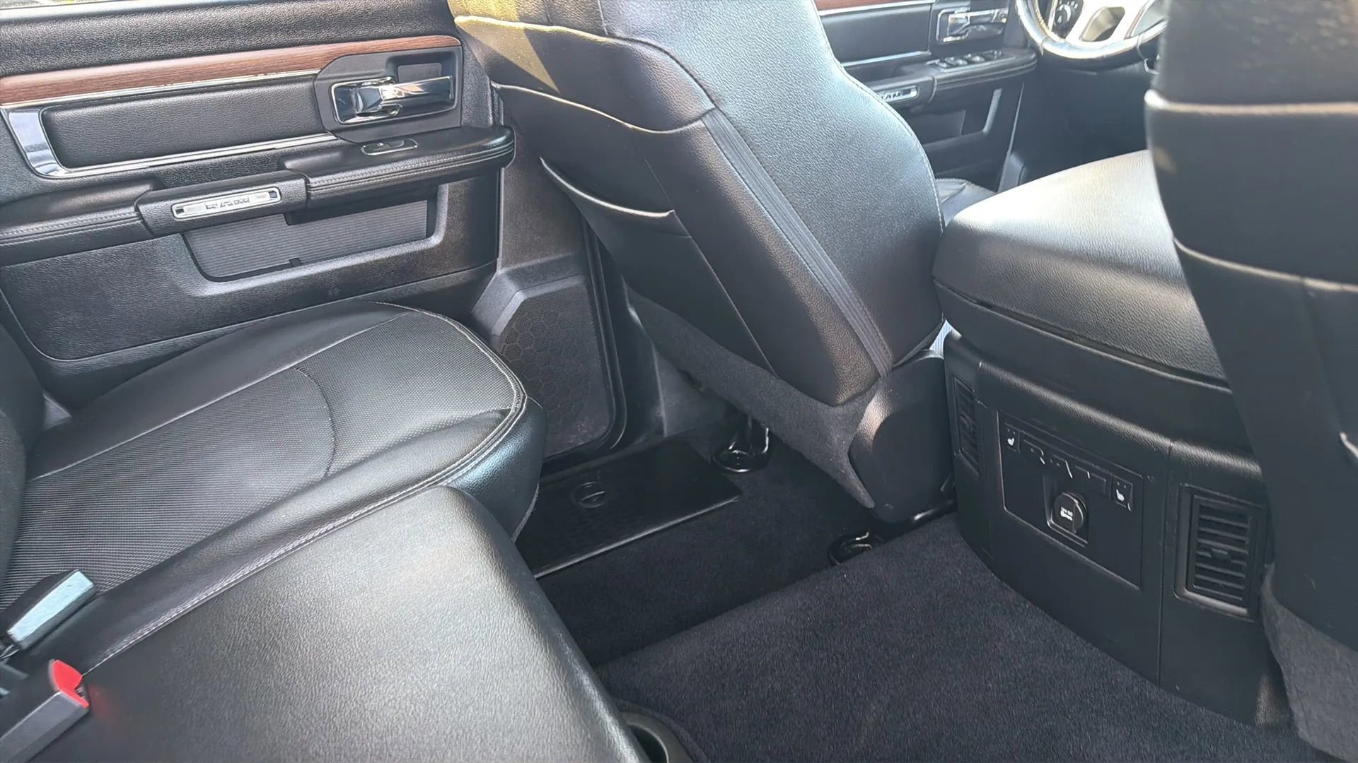 Used 2016 RAM 3500 Laramie image 76