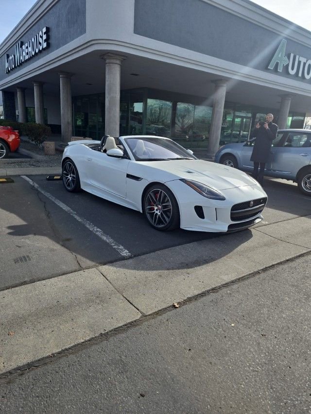 Used 2017 Jaguar F-TYPE R image 2