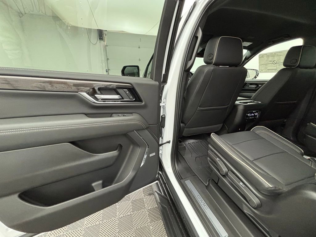 New 2026 GMC Yukon XL Elevation w/ LPO, Elevation Black Package image 44