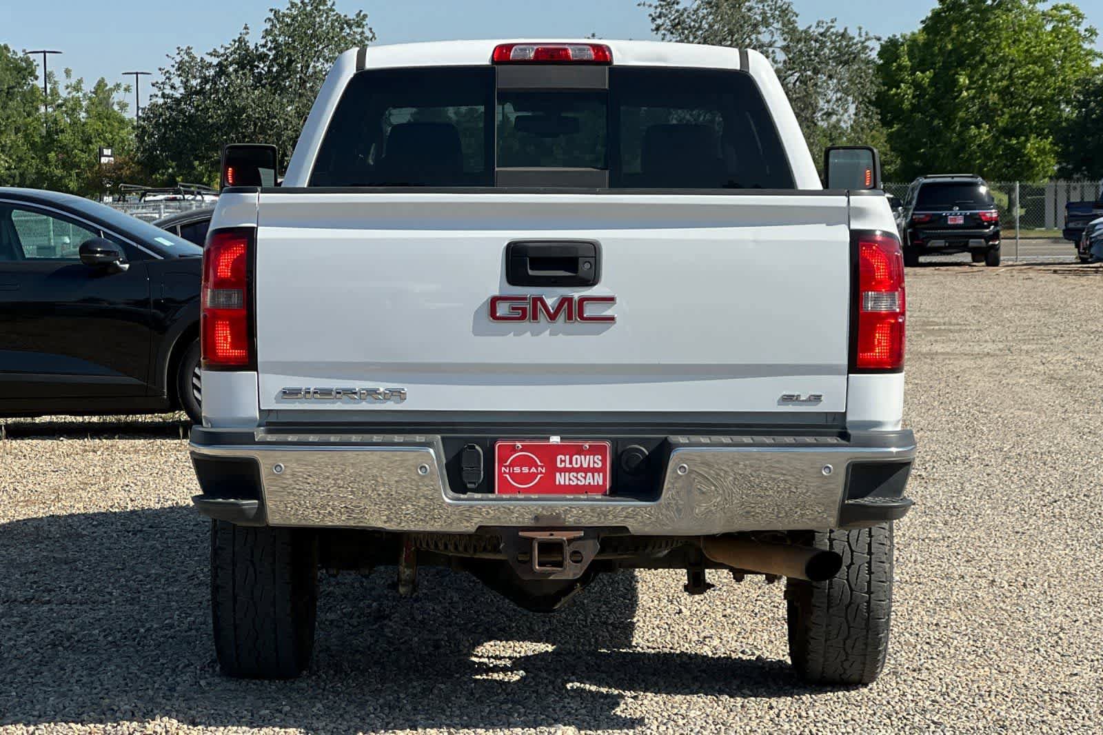 Used 2016 GMC Sierra 2500 SLE w/ SLE Preferred Package AWD/4WD image 8