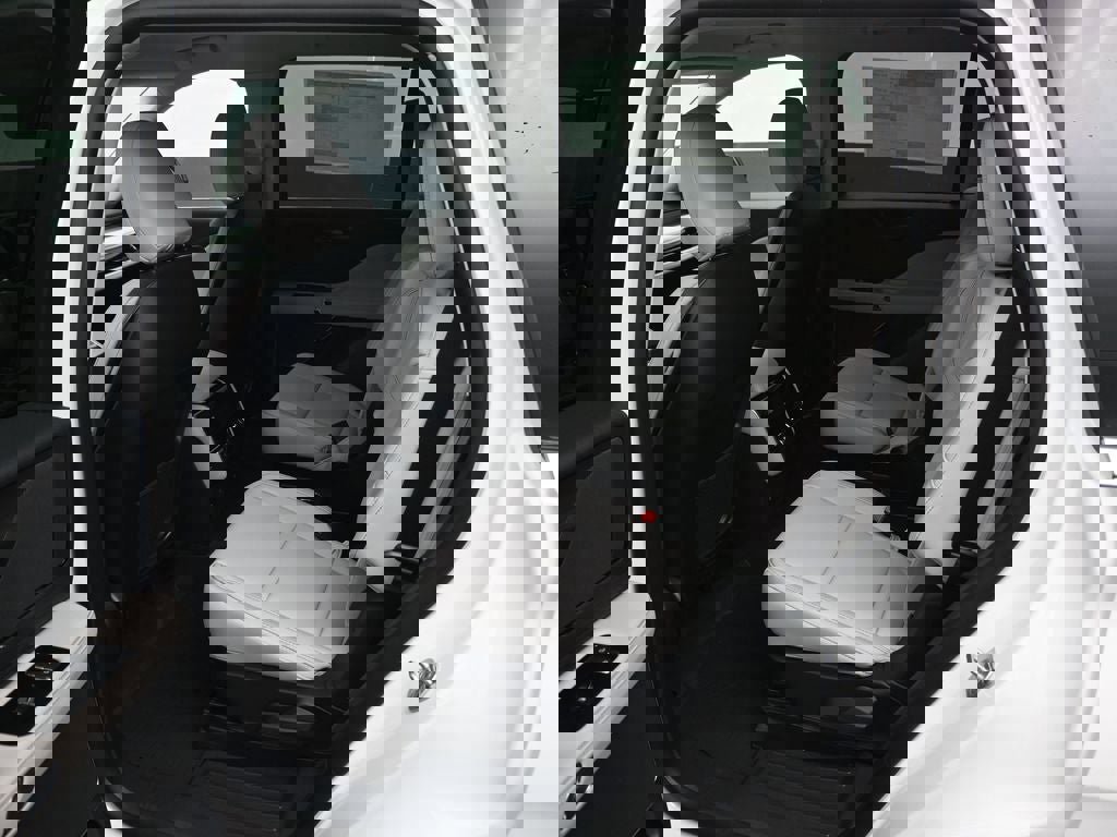 New 2026 Lincoln Aviator AWD image 10