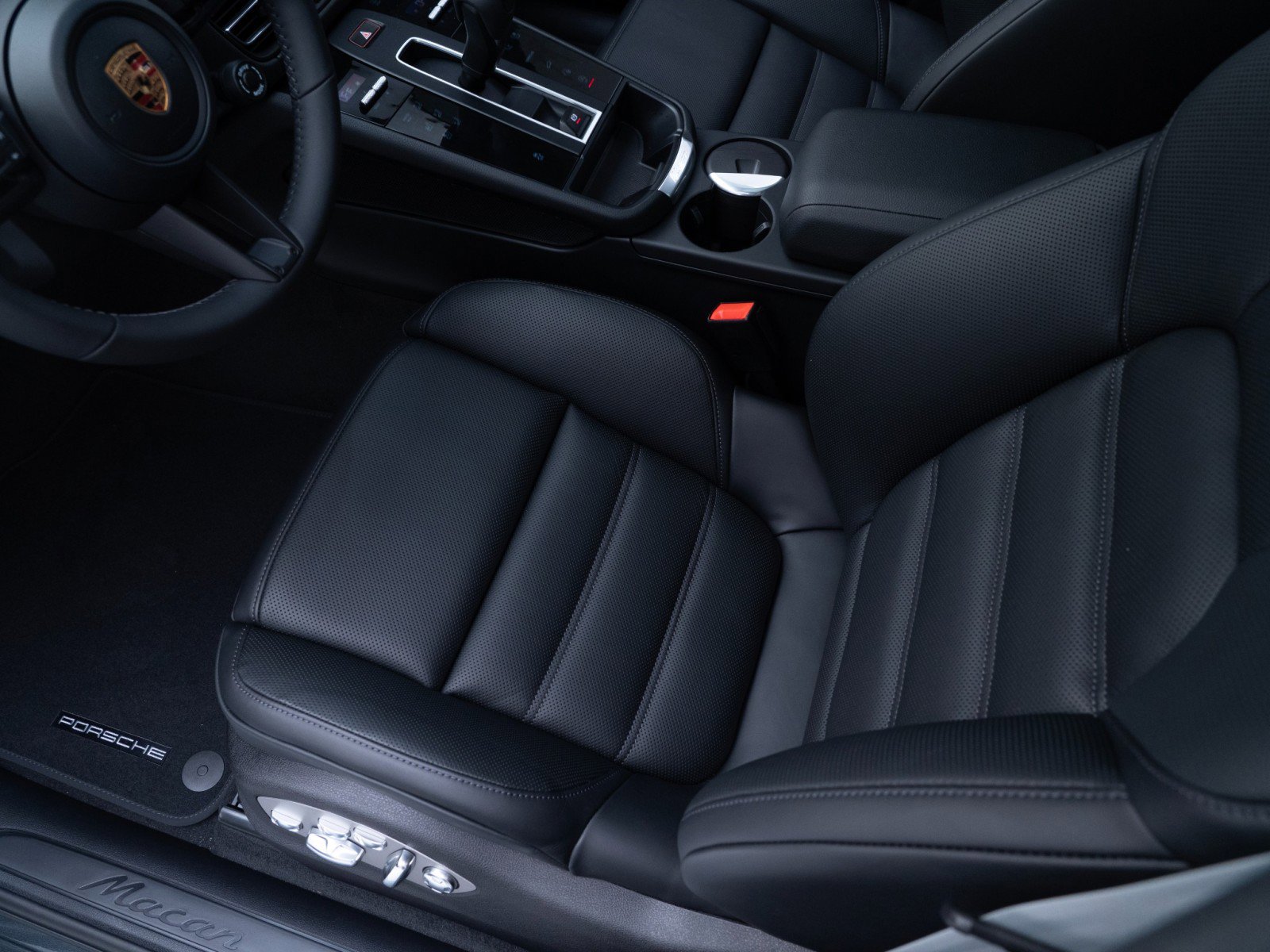 New 2026 Porsche Macan image 16