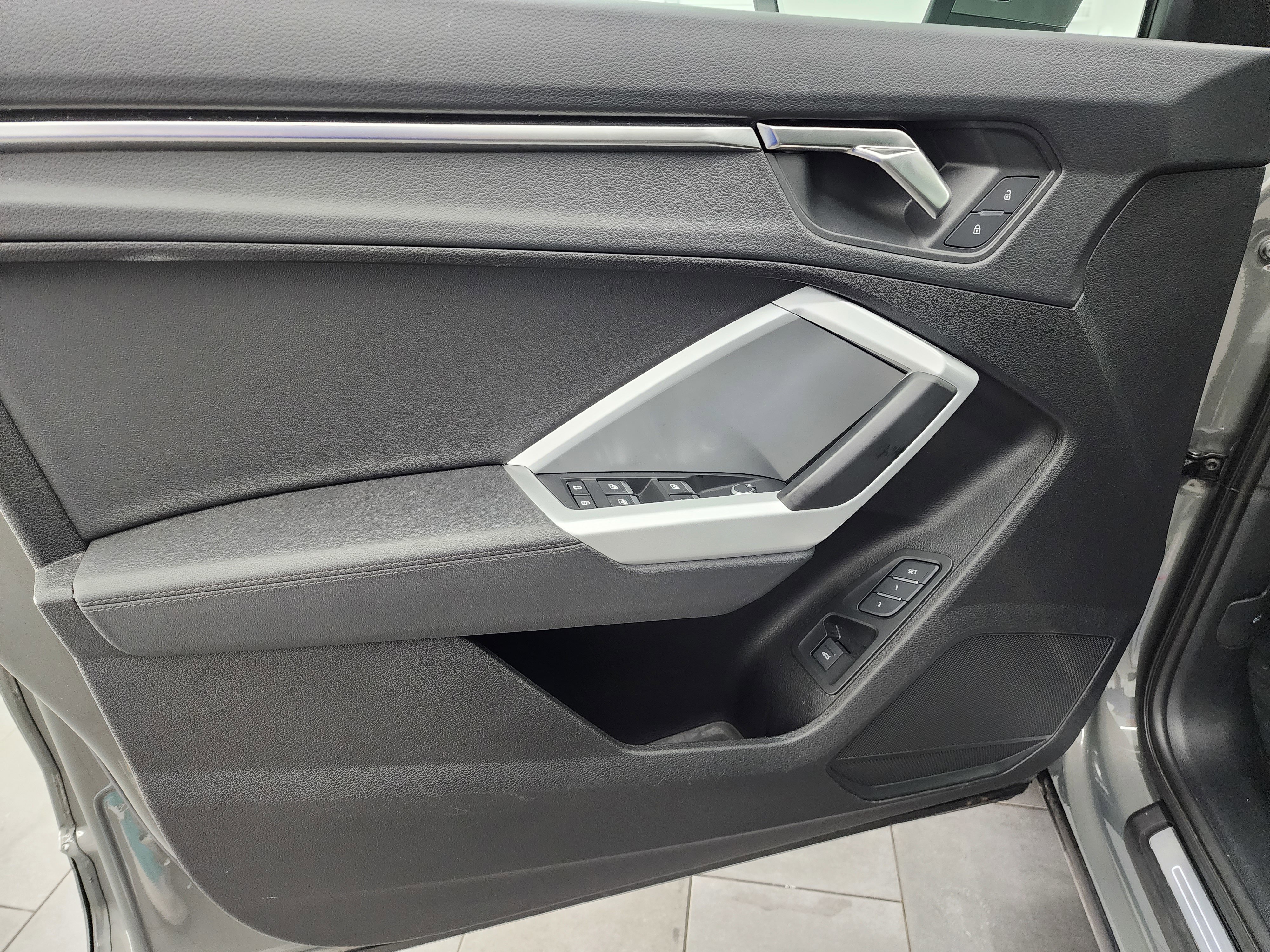 Used 2024 Audi Q3 2.0T Premium image 38