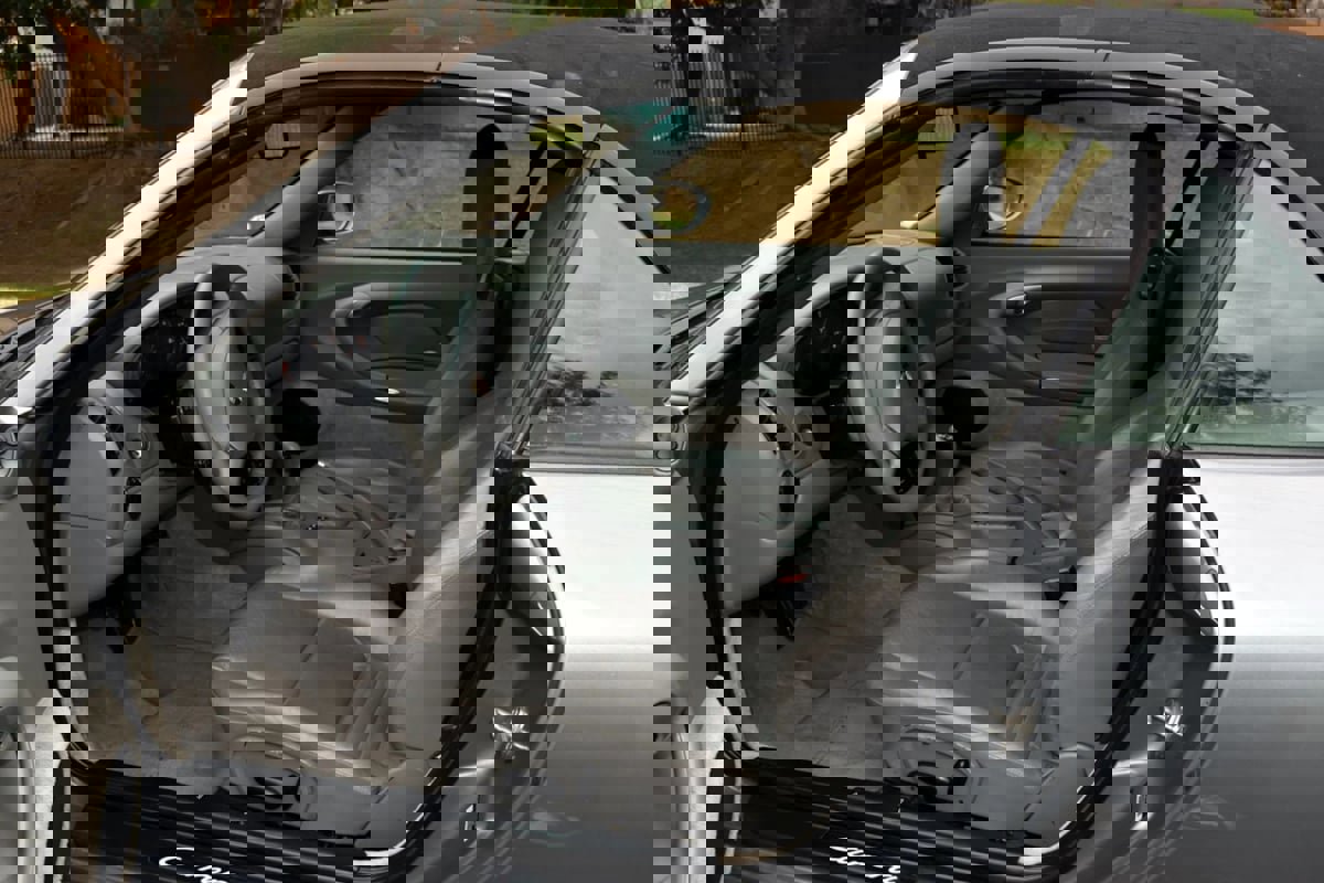 Used 2002 Porsche 911 Cabriolet image 16