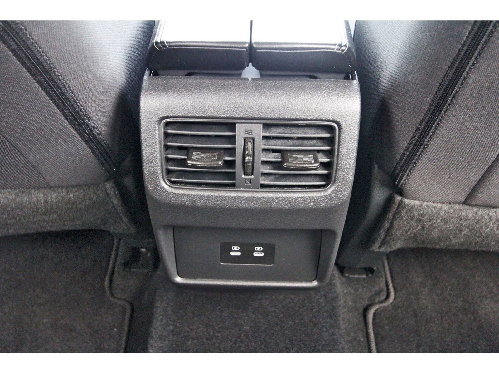 Used 2024 Nissan Rogue SV image 15