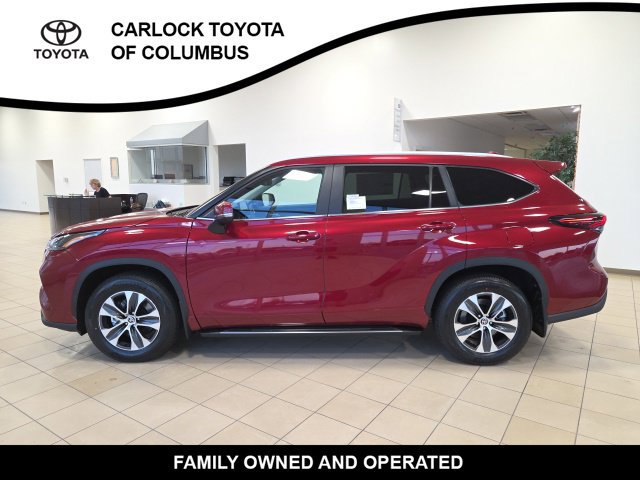 New 2026 Toyota Highlander AWD image 1