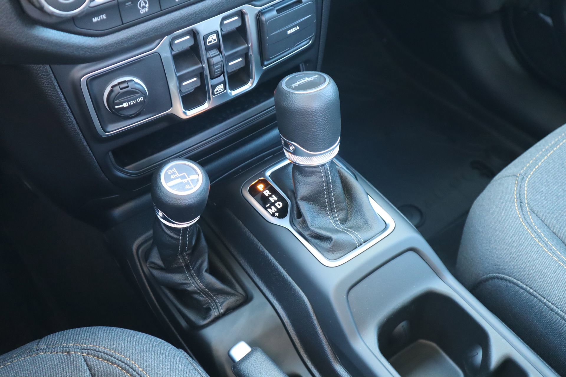 New 2026 Jeep Gladiator Sport AWD/4WD image 7
