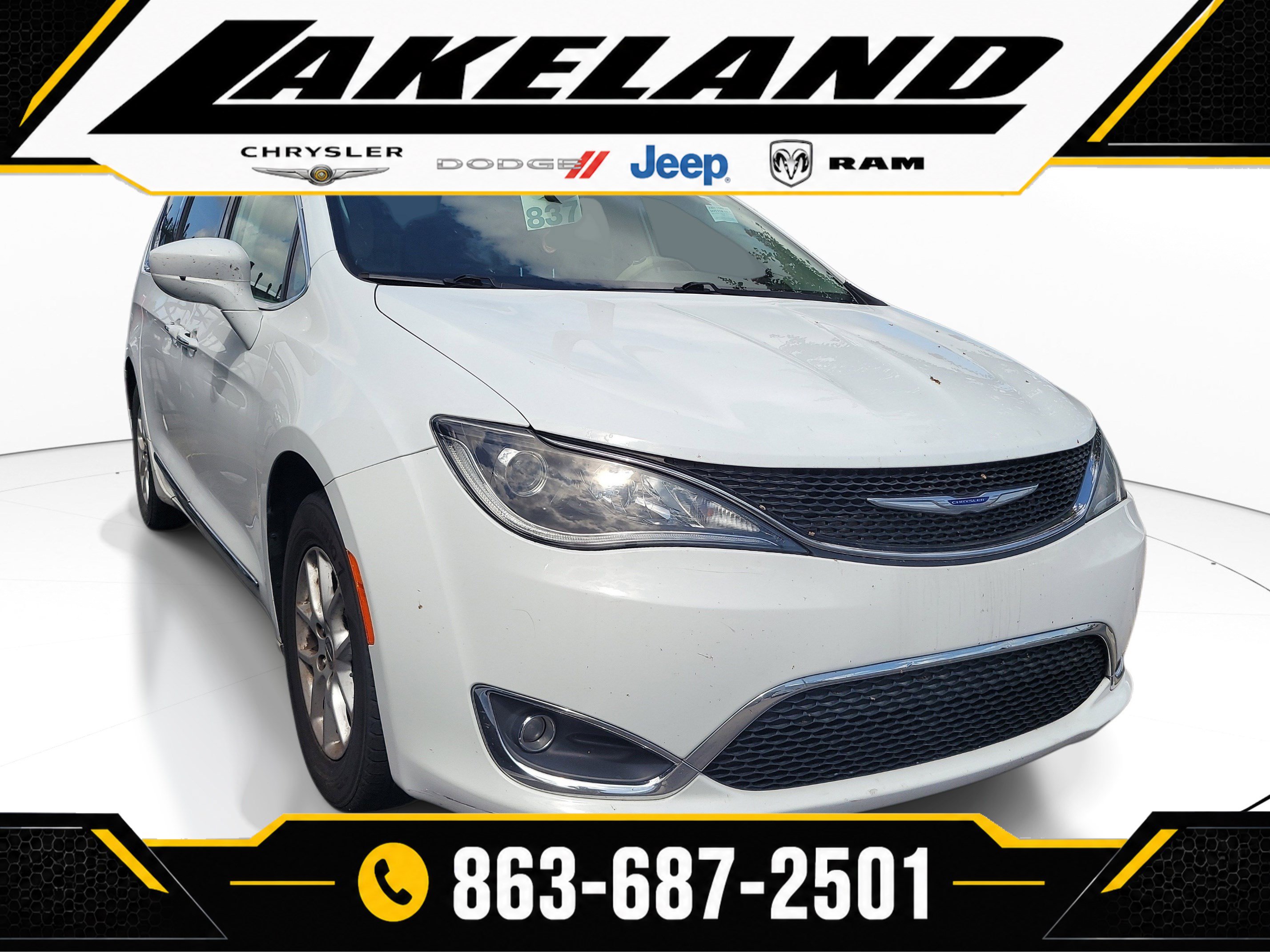 Used 2020 Chrysler Pacifica Touring-L FWD image 1